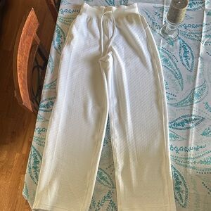 Lululemon women’s White Waffle Knit Pants